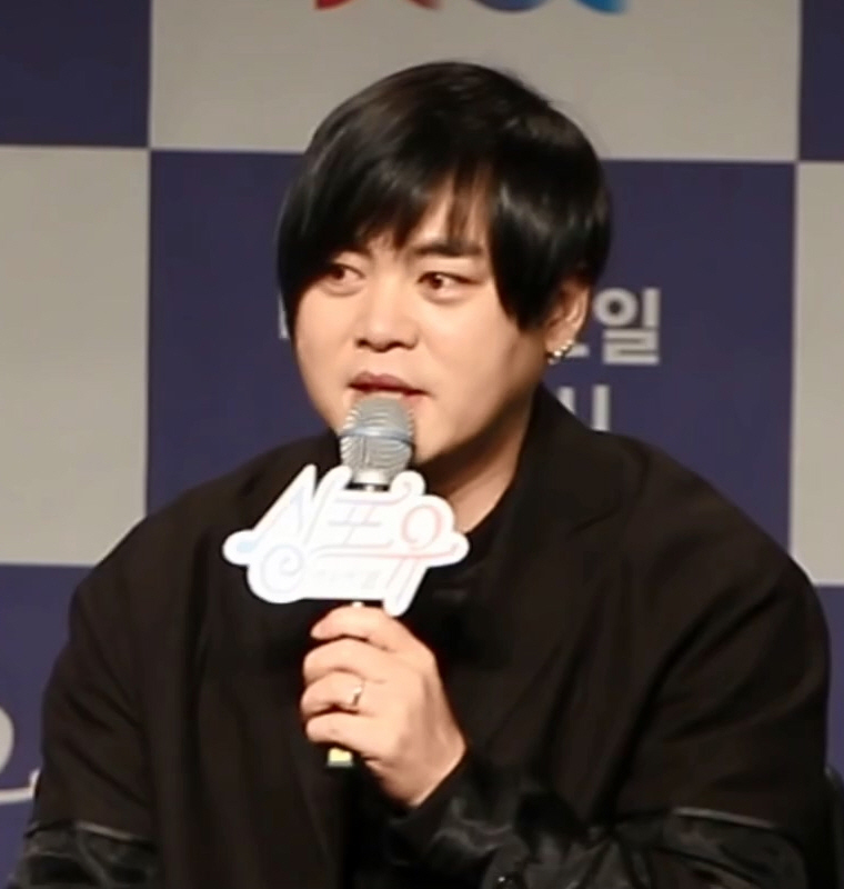 Moon Hee-joon (문희준)